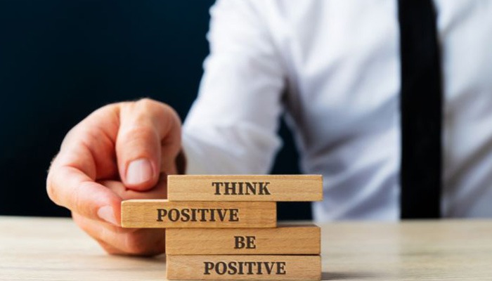 7 Expert Tips for Nurturing a Positive Mindset in Challenging Times